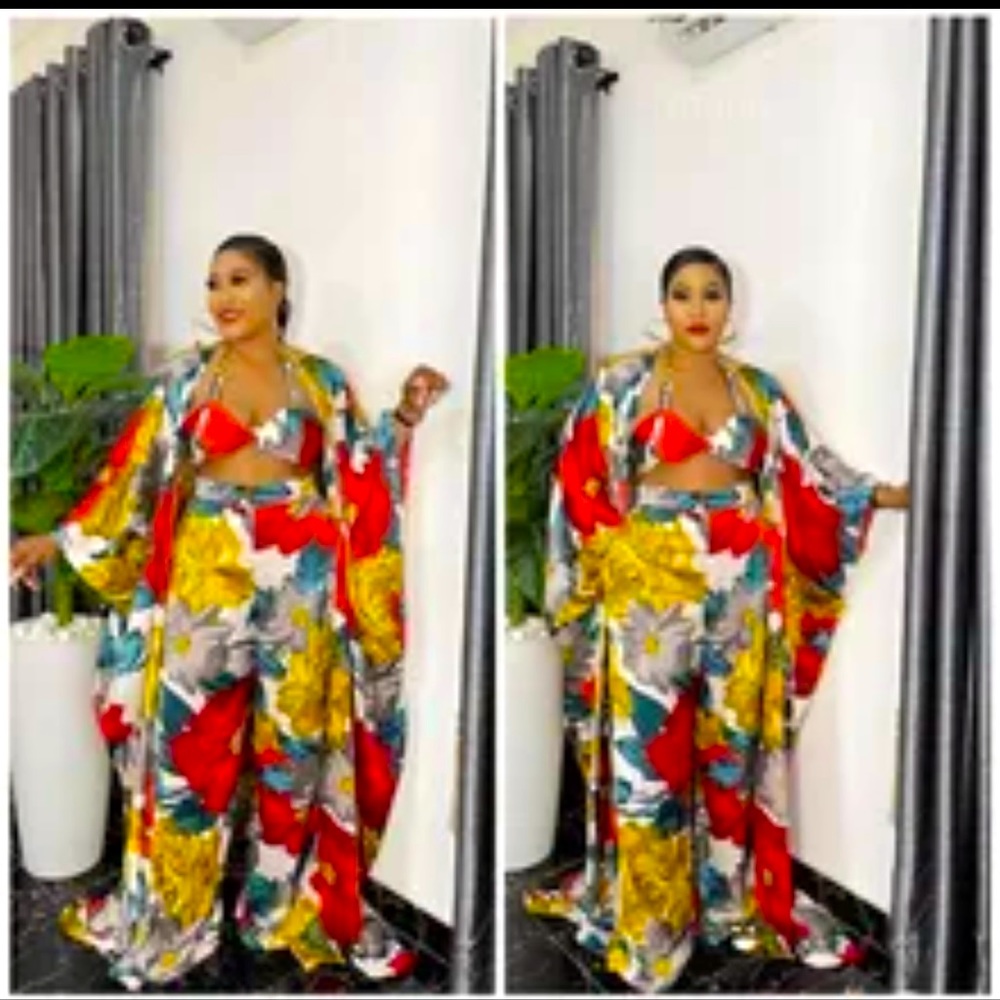 3 pc chiffon set. One size (can fit xl to 2x). Never worn.